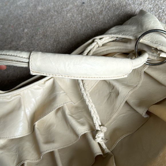 Apostrophe ruffle shoulder bag - Picture 4 of 7